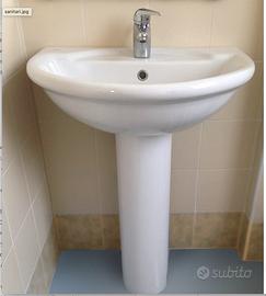 Lavabo completo di rubinetto
