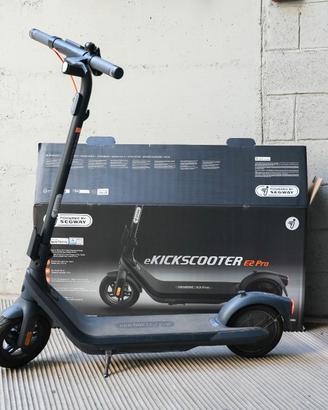 Monopattino elettrico Segway Ninebot E2 pro