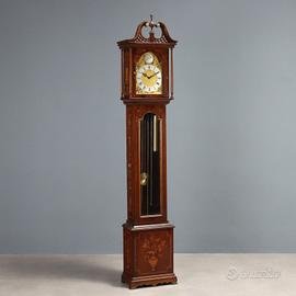 Orologio a Pendolo in Stile Queen Anne - XX Secolo