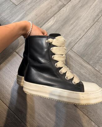 scarpe stivaletto