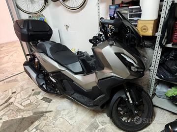Honda adv 350
