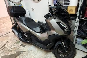 Honda adv 350