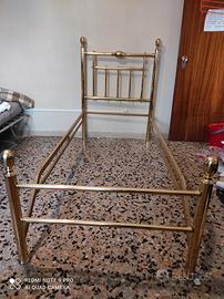 Letto singolo in ottone vintage struttura testiera