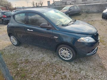 Lancia Ypsilon 1.2 69 CV 5 porte Gold