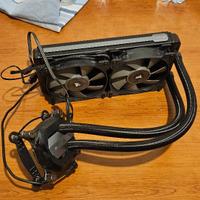 Dissipatore a liquido Corsair H100iV2 da 240mm