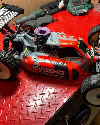 Auto rc buggy kyosho mp9 1/8