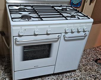 Piano cottura gas con forno elettrico Smeg