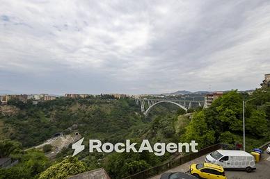 Appartamento di 160 m² con 5 locali a Catanzaro