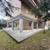 Via U. Foscolo - 121 mq con ingresso indipendente