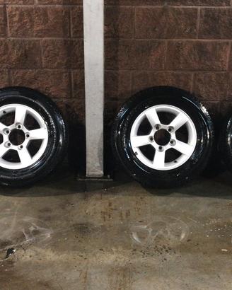 4 cerchi in lega Suzuki Jimny con Pneumatici