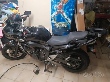 moto Yahama Fazer FZ6 - S2