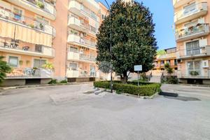 4 LOCALI A MELITO DI NAPOLI