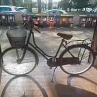 Bicicletta + faretti led + lucchetto + pompa porta