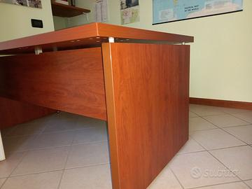 Gratis Scrivania e divano due posti