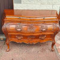 Cassettiera decorata