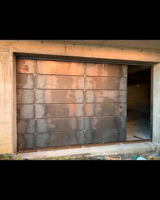 Garage -biancavilla (zona viale dei fiori)