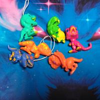 Sorprese Jurassic World dinosauri Kinder Joy