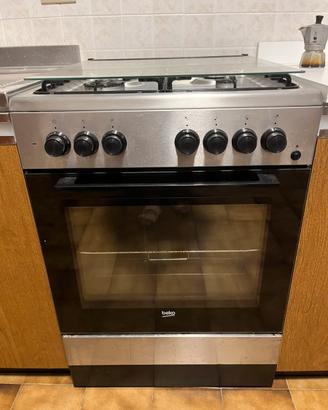 Cucina a gas con forno elettrico Beko