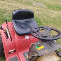 Trattorino tagliaerba