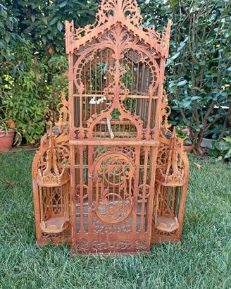 Elegante gabbia per uccellini in legno