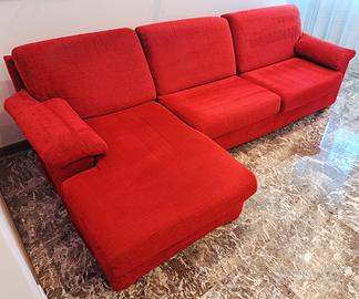 Divano rosso chaise longue