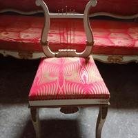 Sedie del Settecento a forma di lira