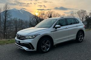 Volkswagen Tiguan R-Line 2.0 TDI 150CV DSG – MY21