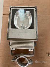 Faro lampione 220v