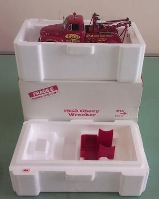 Carro attrezzi Chevy Wrecker 1:24