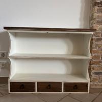Scaffale pensile in legno shabby con cassetti