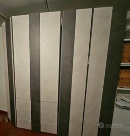 Armadio  moderno con settimini