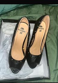 Sandali borchiati alcott