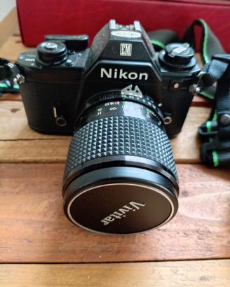 Fotocamera Nikon EM