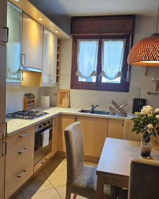 Cucina completa di elettrodomestici