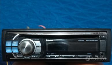 Stereo auto modello Alpine CDE-126 BT