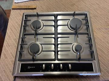 Piano cottura a gas marchio Neff con 4 fuochi