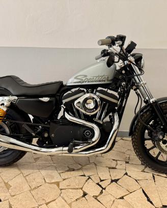 Harley davidson sportster 883 r