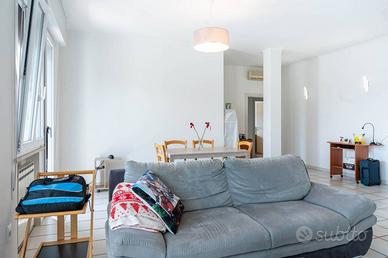 Appartamento di 131 m² con più di 5 locali e box a
