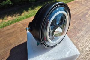Fanale LED per moto