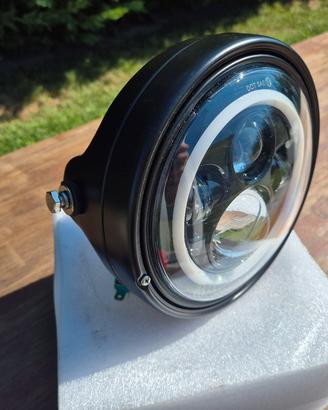 Fanale LED per moto