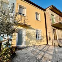 VILLETTA A SCHIERA RISTRUTTURATA CON DEPENDENCE