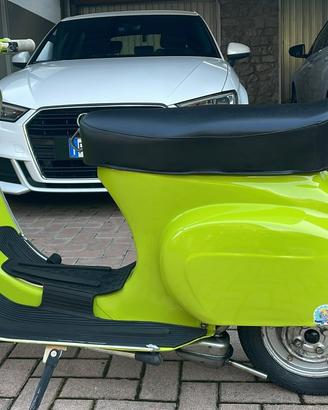 Vespa 50 modello Lusso