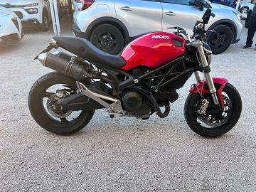 Ducati Monster 696