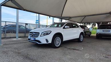 Mercedes-Benz GLA 200 d Automatic Business