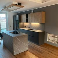 Montatore , mobiliere