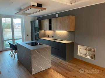 Montatore , mobiliere