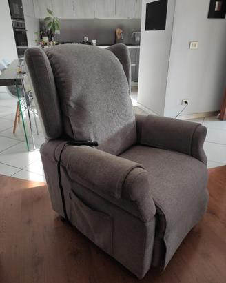 Poltrona relax con motore doppio movimento