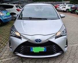 TOYOTA YARIS 1.5 hybrid automatica neopatentati