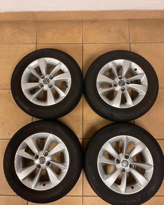 Cerchi in lega OPEL 15" + gomme 185/65/R15