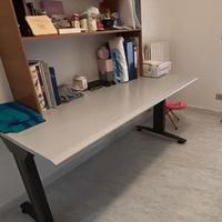 Scrivania da ufficio+libreria da scrivania